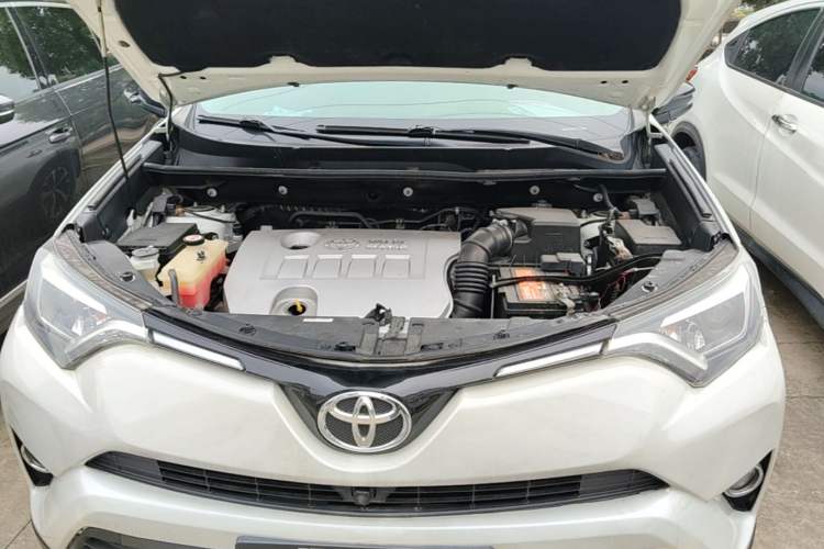 Used Toyota RAV4 2016 2.0L CVT Two-Wheel Drive Smart Edition China V Standard Engine Bay