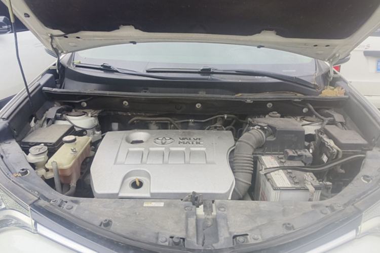 Used Toyota RAV4 2016 2.0L CVT Two-Wheel Drive Urban Edition China V Standard Engine Bay