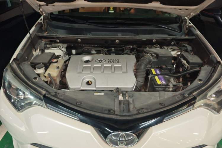 Used Toyota RAV4 2016 2.0L CVT Two-Wheel Drive Smart Edition China V Standard Engine Bay