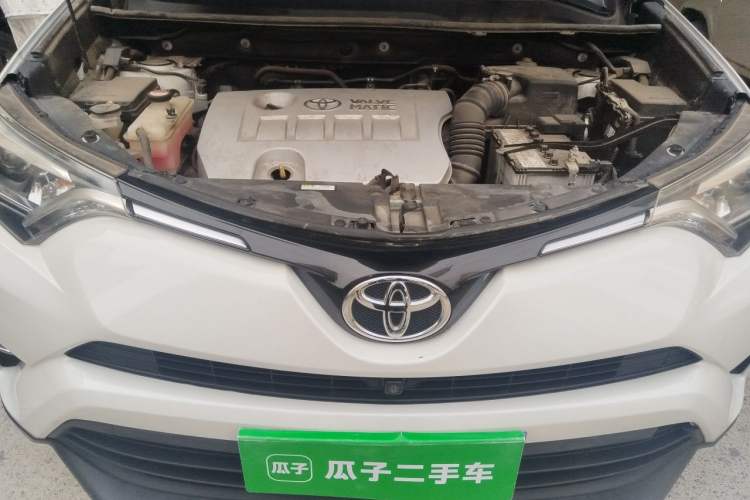 Used Toyota RAV4 2016 2.0L CVT 4x4 New Edition China V Standard Engine Bay