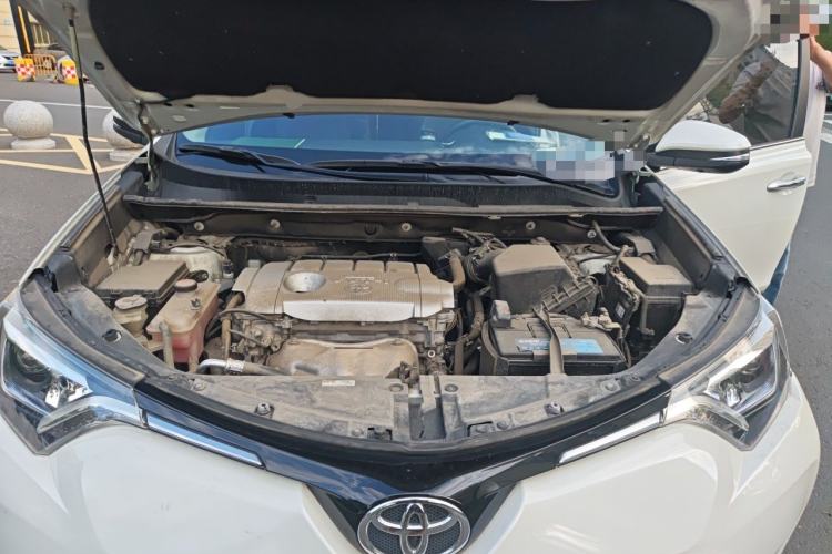 Used Toyota RAV4 2016 2.5L Automatic 4x4 Elite Edition Engine Bay