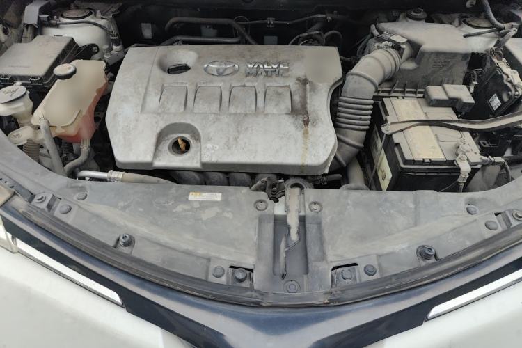 Used Toyota RAV4 2016 2.0L CVT Two-Wheel Drive Fashion Edition China V Standard Engine Bay