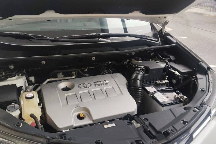 Used Toyota RAV4 2016 2.0L CVT Two-Wheel Drive Urban Edition China V Standard Engine Bay