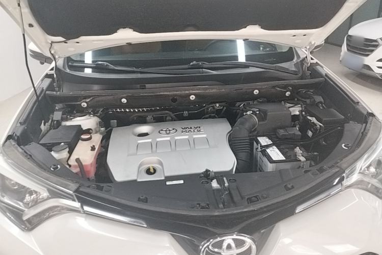 Used Toyota RAV4 2016 2.0L CVT Two-Wheel Drive Smart Edition China V Standard Engine Bay