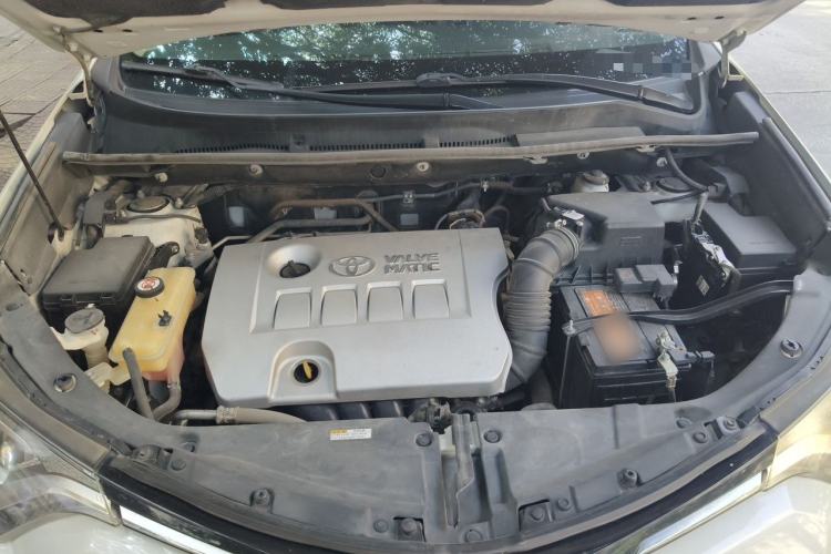 Used Toyota RAV4 2016 2.0L CVT Two-Wheel Drive Fashion Edition China V Standard Engine Bay