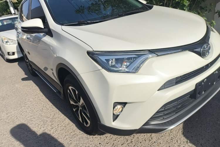 Used Toyota RAV4 2016 2.0L CVT Two-Wheel Drive Smart Edition China V Standard Exterior 1