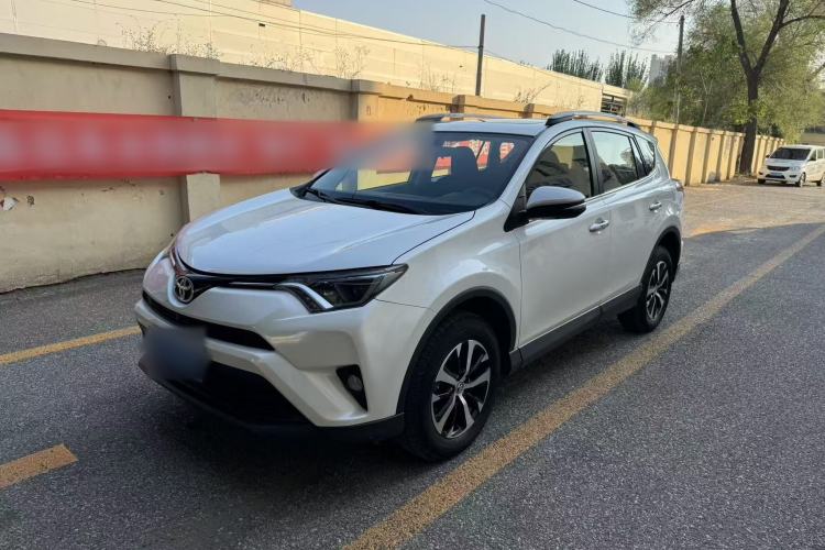 Used Toyota RAV4 2016 2.0L CVT Two-Wheel Drive Fashion Edition China V Standard Exterior 1