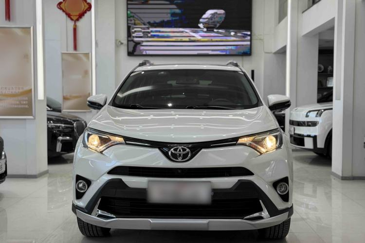 Used Toyota RAV4 2016 2.0L CVT Two-Wheel Drive Comfort Edition China V Standard Exterior 1
