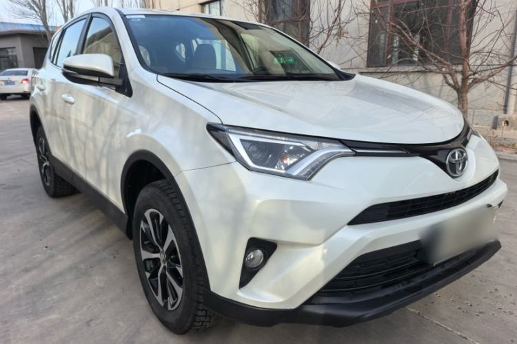 Used Toyota RAV4 2016 2.0L CVT Two-Wheel Drive Urban Edition China V Standard Exterior 1