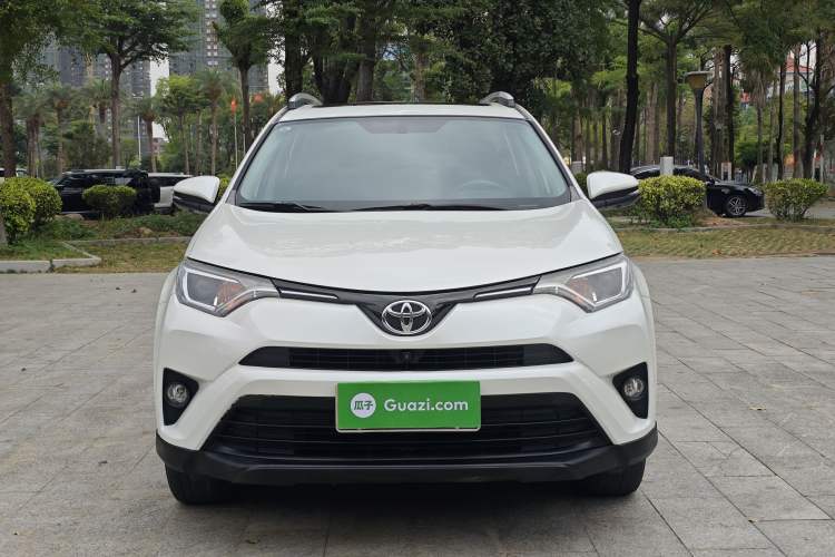 Used Toyota RAV4 2016 2.0L CVT Two-Wheel Drive Fashion Edition China V Standard Exterior 1