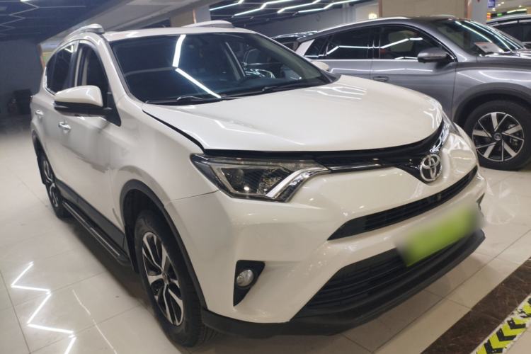 Used Toyota RAV4 2016 2.0L CVT Two-Wheel Drive Comfort Edition China V Standard Exterior 1