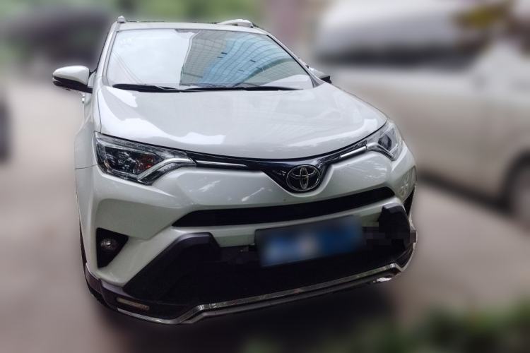Used Toyota RAV4 2016 2.0L CVT Two-Wheel Drive Fashion Edition China V Standard Exterior 1