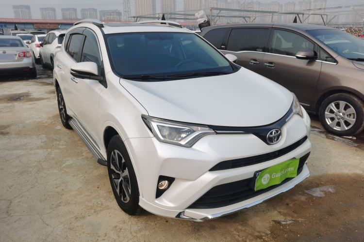 Used Toyota RAV4 2016 2.0L CVT Two-Wheel Drive Comfort Edition China V Standard Exterior 1