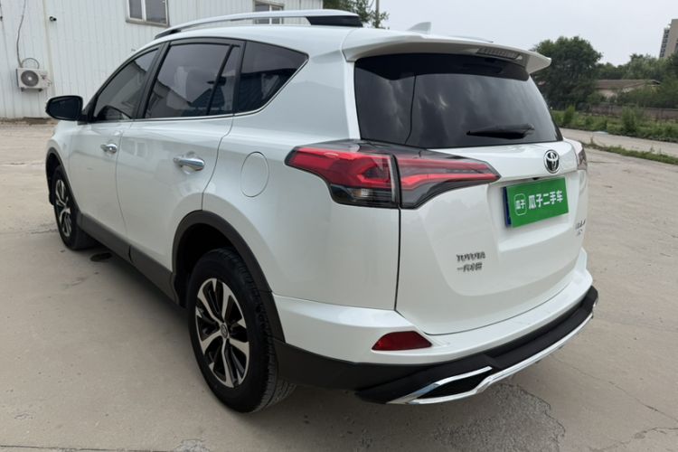 Used Toyota RAV4 2016 2.0L CVT 4x4 New Edition China V Standard Exterior 1