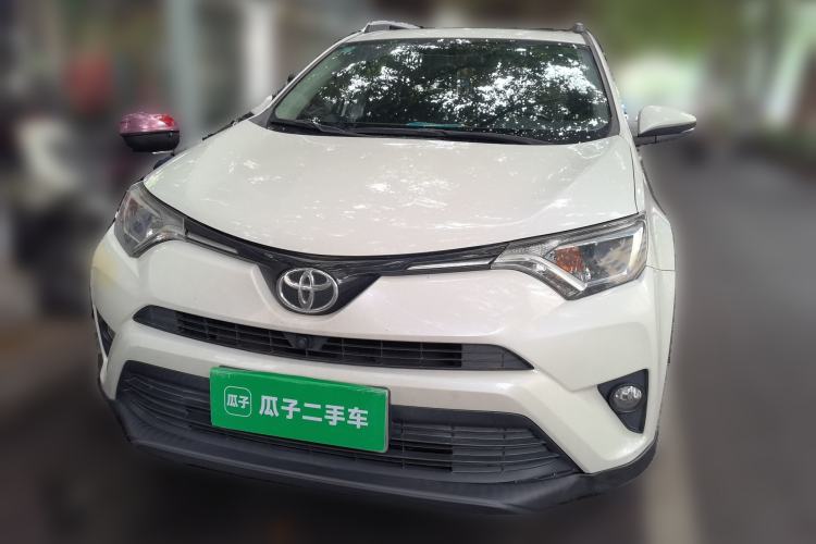 Used Toyota RAV4 2016 2.0L CVT Two-Wheel Drive Fashion Edition China V Standard Exterior 1