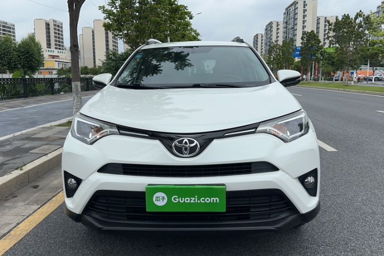 Used Toyota RAV4 2016 2.0L CVT Two-Wheel Drive Urban Edition China V Standard Exterior 1