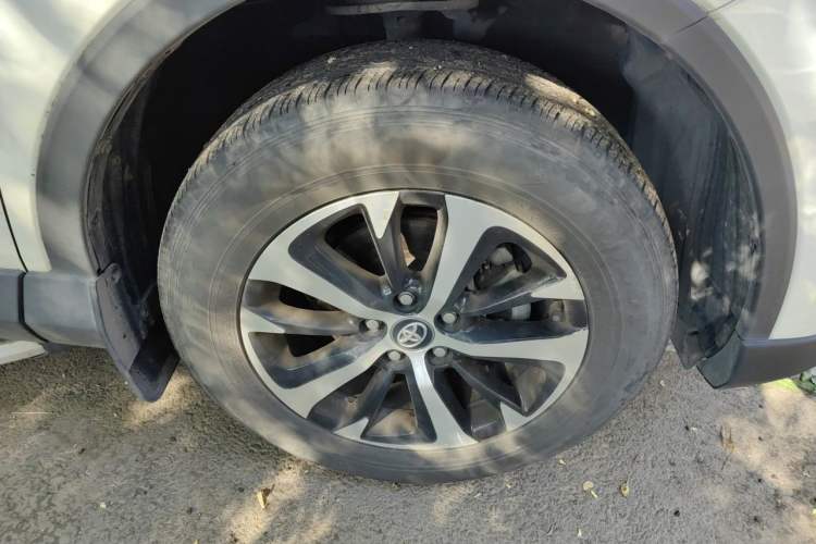 Used Toyota RAV4 2016 2.0L CVT 4x4 New Edition China V Standard Exterior 1
