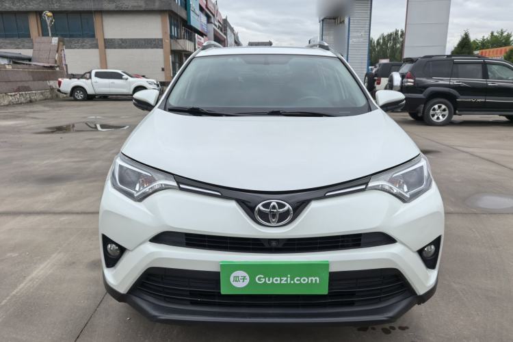 Used Toyota RAV4 2016 2.0L CVT Two-Wheel Drive Fashion Edition China V Standard Exterior 1
