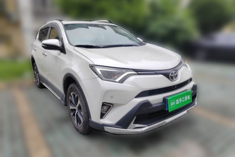 Used Toyota RAV4 2016 2.0L CVT Two-Wheel Drive Fashion Edition China V Standard Exterior 2