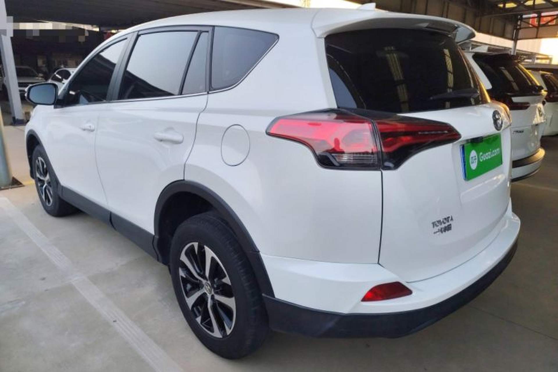 Used Toyota RAV4 2016 2.0L CVT Two-Wheel Drive Urban Edition China V Standard Exterior 2