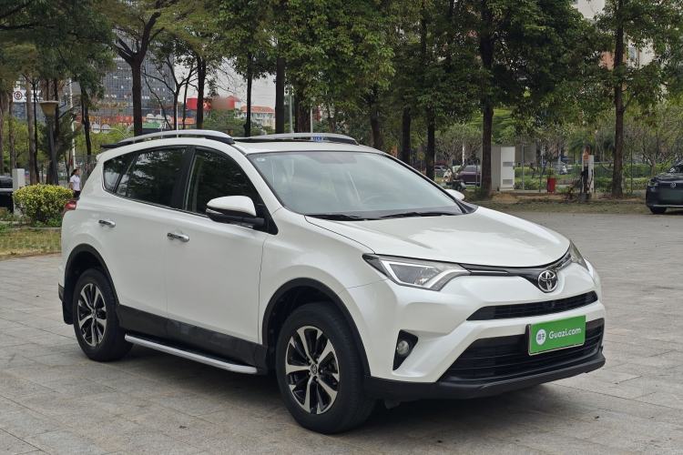 Used Toyota RAV4 2016 2.0L CVT Two-Wheel Drive Fashion Edition China V Standard Exterior 2