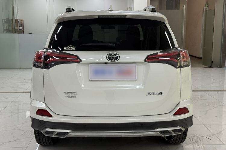 Used Toyota RAV4 2016 2.0L CVT Two-Wheel Drive Fashion Edition China V Standard Exterior 2