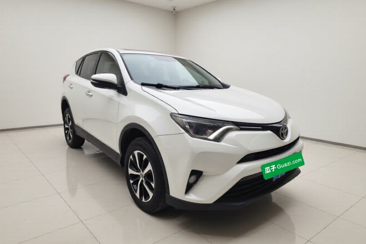 Used Toyota RAV4 2016 2.0L CVT Two-Wheel Drive Fashion Edition China V Standard Exterior 2