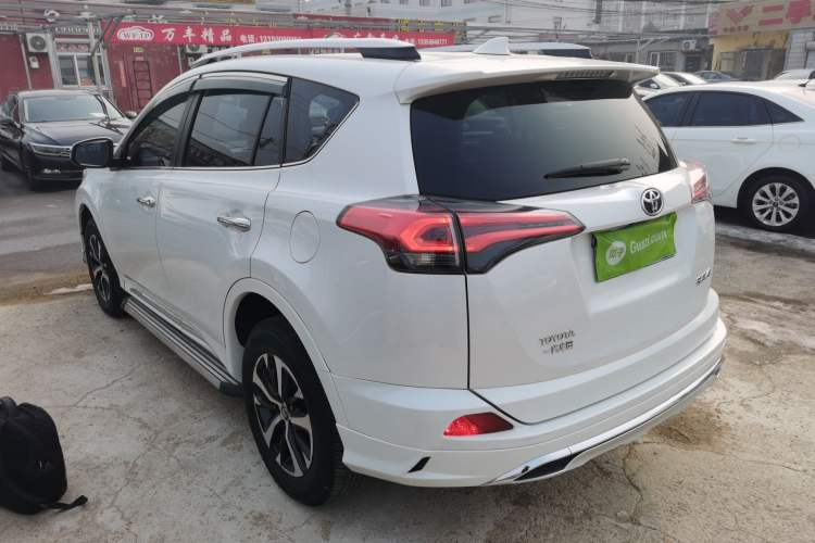 Used Toyota RAV4 2016 2.0L CVT Two-Wheel Drive Comfort Edition China V Standard Exterior 2