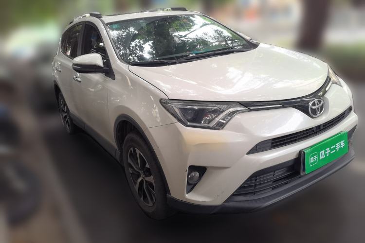 Used Toyota RAV4 2016 2.0L CVT Two-Wheel Drive Fashion Edition China V Standard Exterior 2