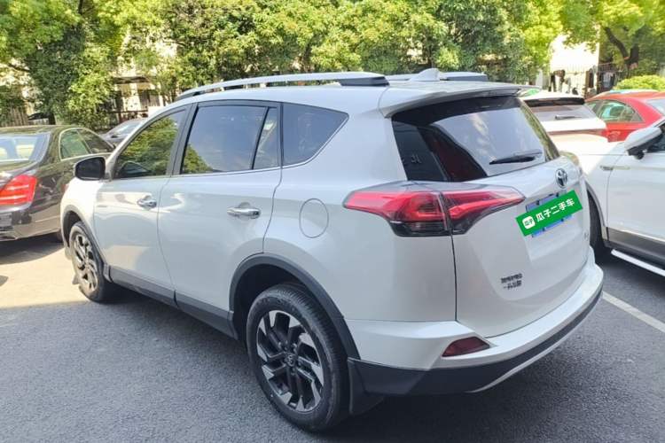 Used Toyota RAV4 2016 2.5L Automatic 4x4 Elite Edition Exterior 2