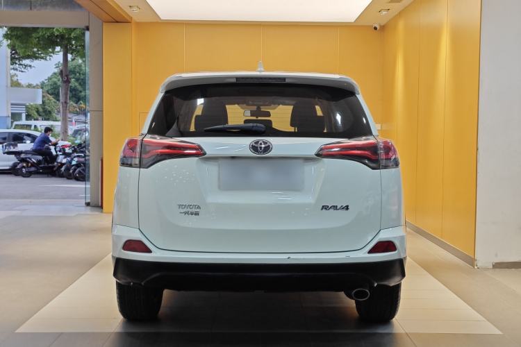 Used Toyota RAV4 2016 2.0L CVT Two-Wheel Drive Urban Edition China V Standard Exterior 2