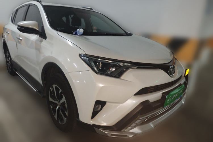 Used Toyota RAV4 2016 2.0L CVT Two-Wheel Drive Fashion Edition China V Standard Exterior 2