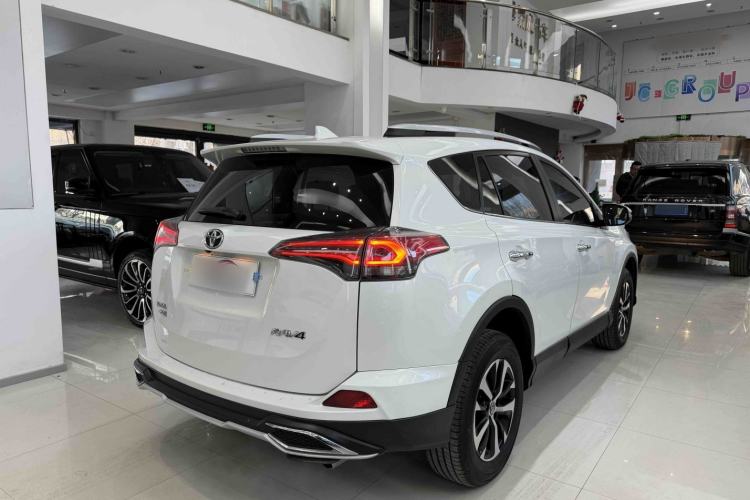 Used Toyota RAV4 2016 2.0L CVT Two-Wheel Drive Comfort Edition China V Standard Exterior 3