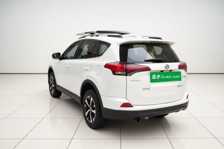 Used Toyota RAV4 2016 2.0L CVT Two-Wheel Drive Urban Edition China V Standard Exterior 3