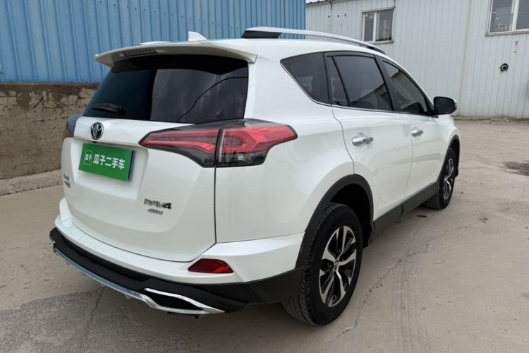 Used Toyota RAV4 2016 2.0L CVT 4x4 New Edition China V Standard Exterior 3