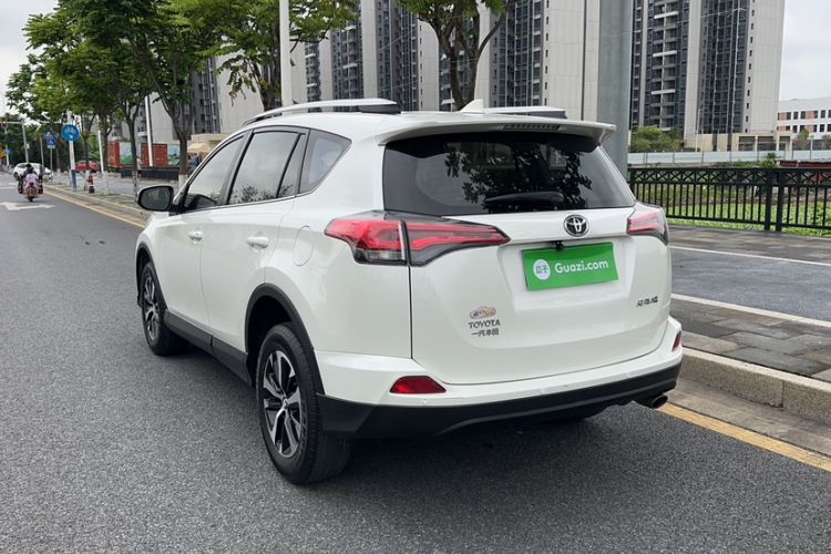 Used Toyota RAV4 2016 2.0L CVT Two-Wheel Drive Urban Edition China V Standard Exterior 3