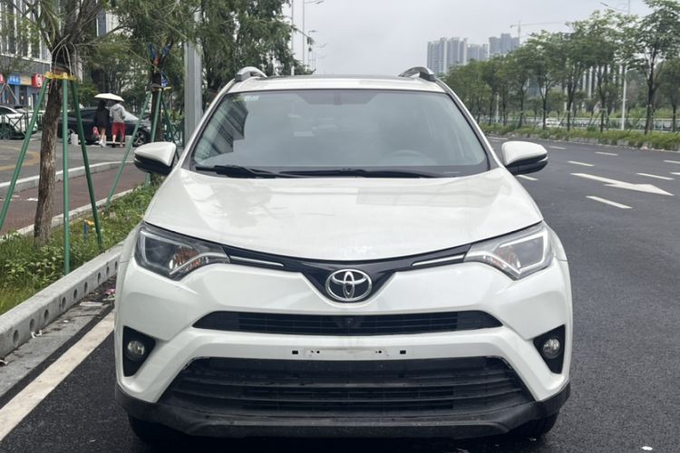 Used Toyota RAV4 2016 2.0L CVT Two-Wheel Drive Fashion Edition China V Standard Exterior 3