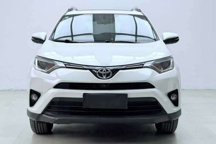 Used Toyota RAV4 2016 2.0L CVT Two-Wheel Drive Fashion Edition China V Standard Exterior 3