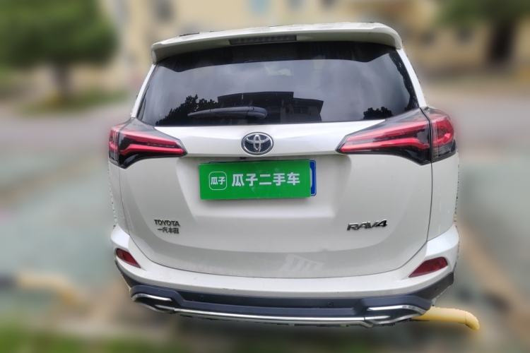 Used Toyota RAV4 2016 2.0L CVT Two-Wheel Drive Fashion Edition China V Standard Exterior 4