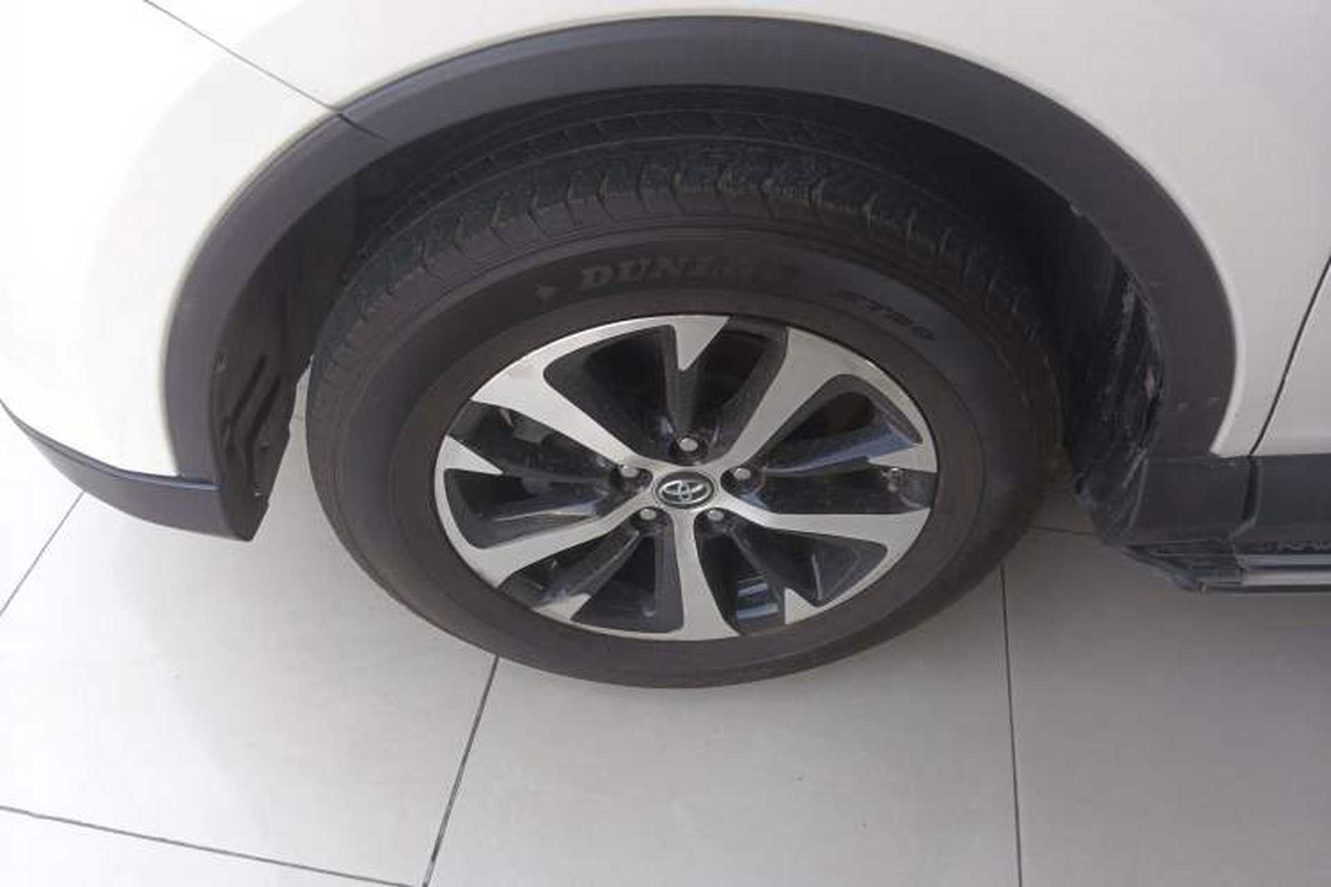 Used Toyota RAV4 2016 2.0L CVT Two-Wheel Drive Fashion Edition China V Standard Exterior 4