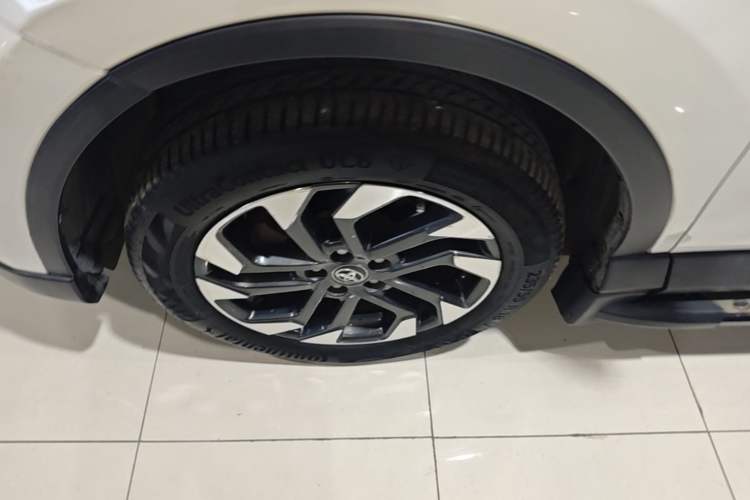 Used Toyota RAV4 2016 2.5L Automatic 4x4 Elite Edition Exterior 4