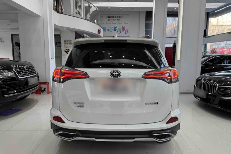 Used Toyota RAV4 2016 2.0L CVT Two-Wheel Drive Comfort Edition China V Standard Exterior 4