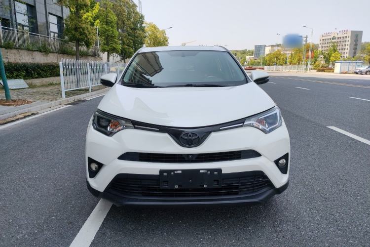 Used Toyota RAV4 2016 2.0L CVT Two-Wheel Drive Fashion Edition China V Standard Exterior 4