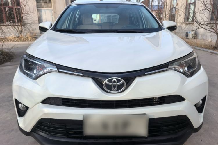 Used Toyota RAV4 2016 2.0L CVT Two-Wheel Drive Urban Edition China V Standard Exterior 4
