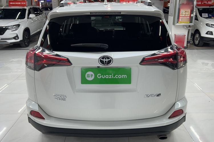 Used Toyota RAV4 2016 2.0L CVT Two-Wheel Drive Comfort Edition China V Standard Exterior 4
