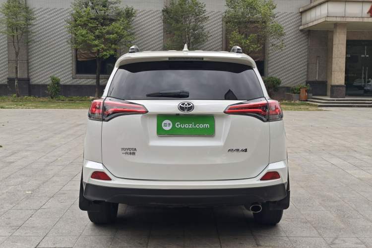 Used Toyota RAV4 2016 2.0L CVT Two-Wheel Drive Fashion Edition China V Standard Exterior 4