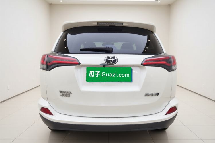 Used Toyota RAV4 2016 2.0L CVT Two-Wheel Drive Fashion Edition China V Standard Exterior 4
