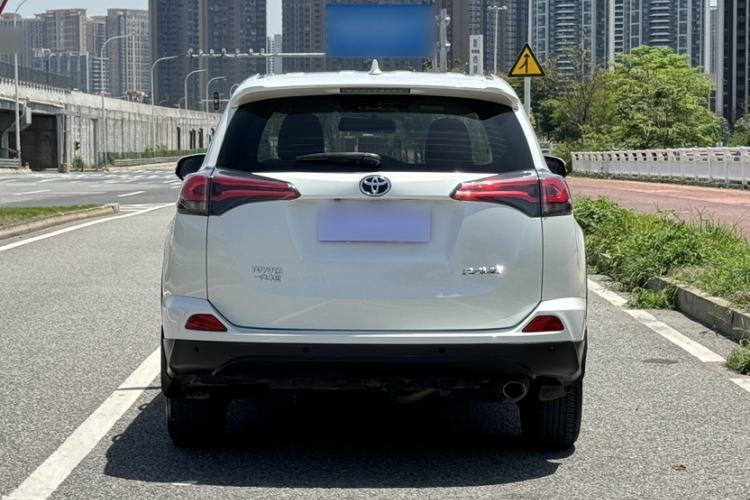 Used Toyota RAV4 2016 2.0L CVT Two-Wheel Drive Urban Edition China V Standard Exterior 4