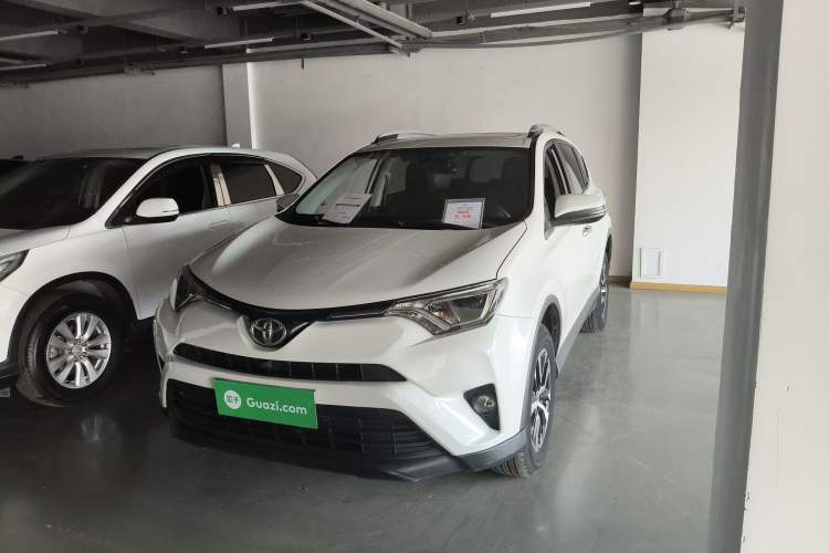 Used Toyota RAV4 2016 2.0L CVT Two-Wheel Drive Fashion Edition China V Standard Exterior 4