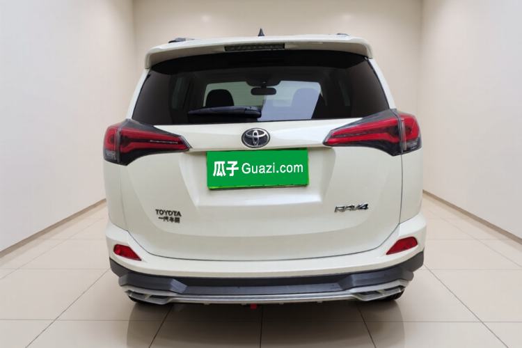 Used Toyota RAV4 2016 2.0L CVT Two-Wheel Drive Fashion Edition China V Standard Exterior 4